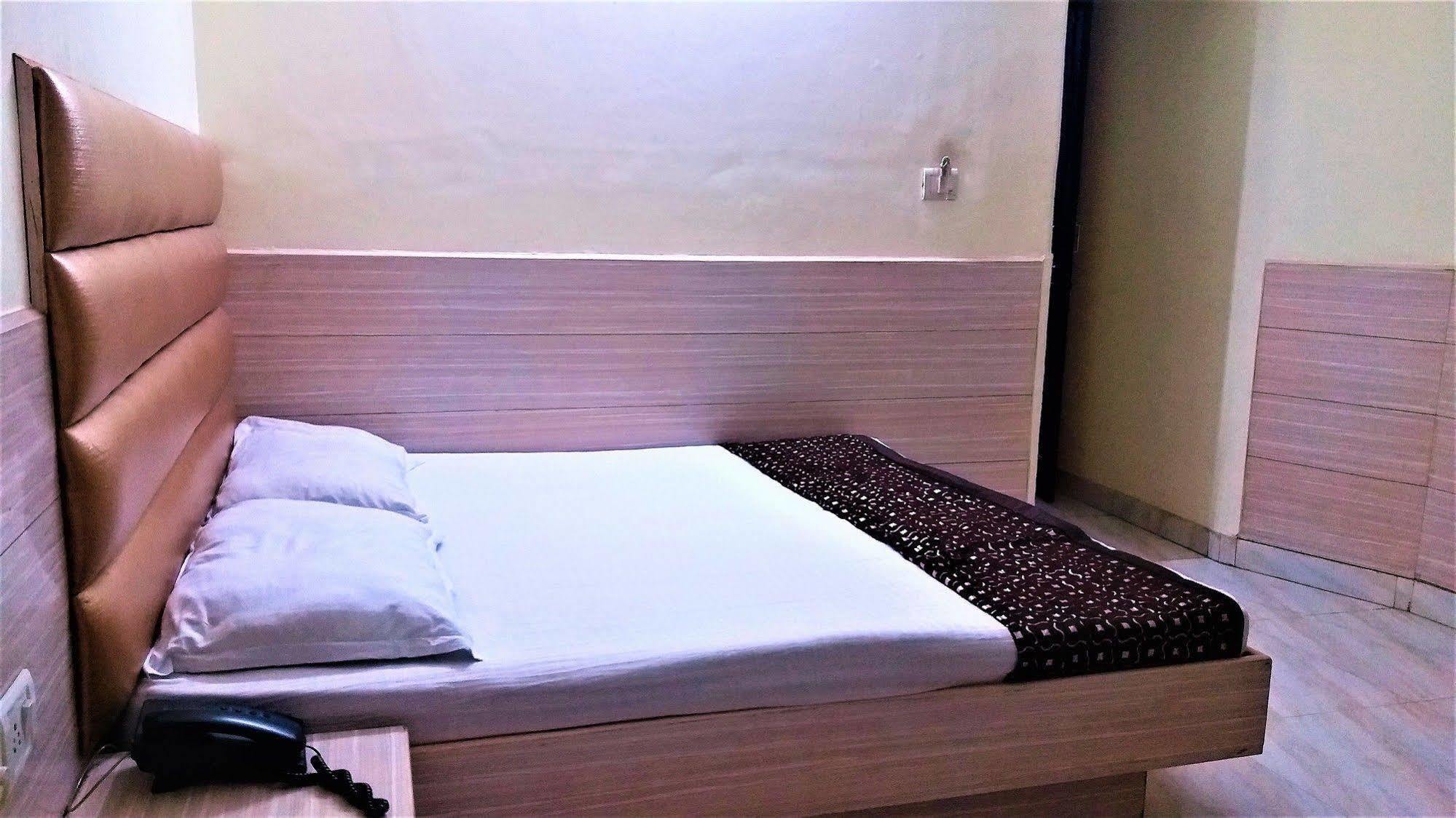 Hotel Kwality Nueva Delhi Exterior foto